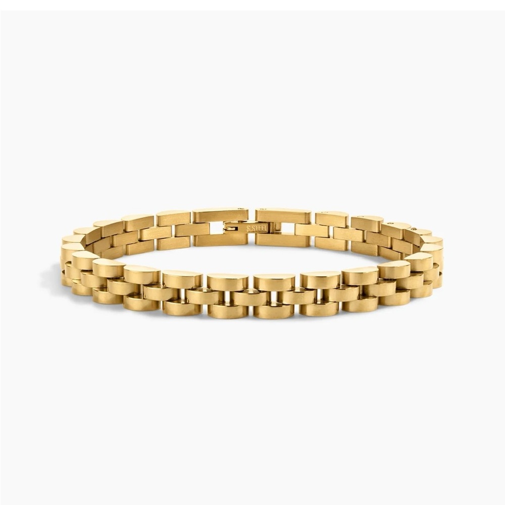 Elegant Gold Bracelet
